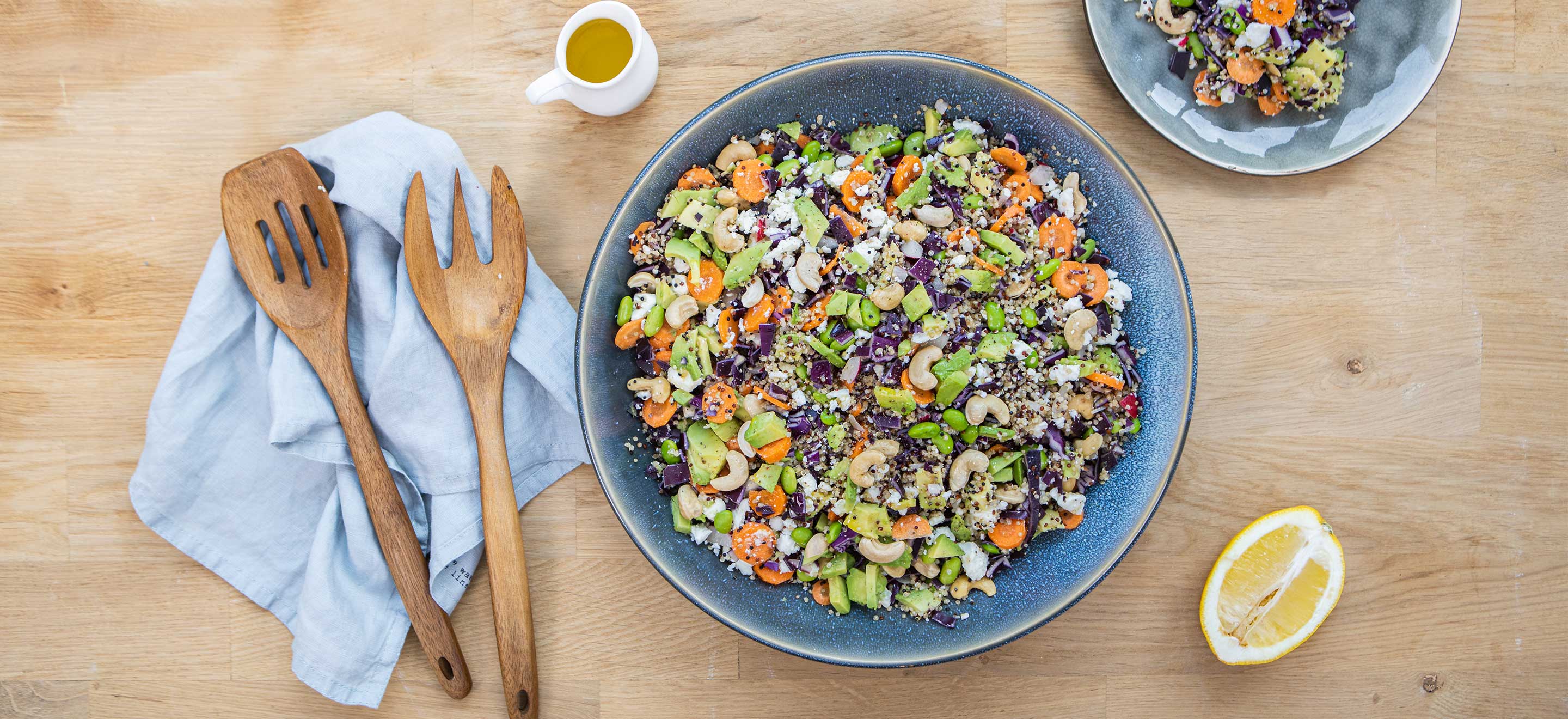 Quinoa met rode kool, avocado en feta